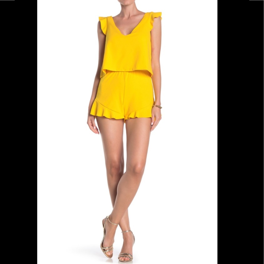 NWT Love...Ady Ruffle Trim Popover Romper Sun M